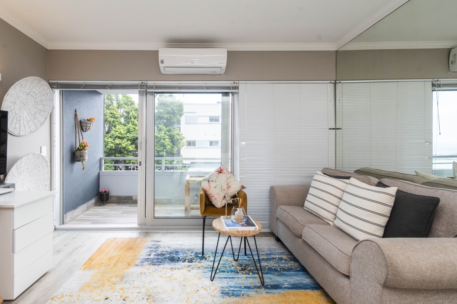 To Let 1 Bedroom Property for Rent in Clifton Western Cape